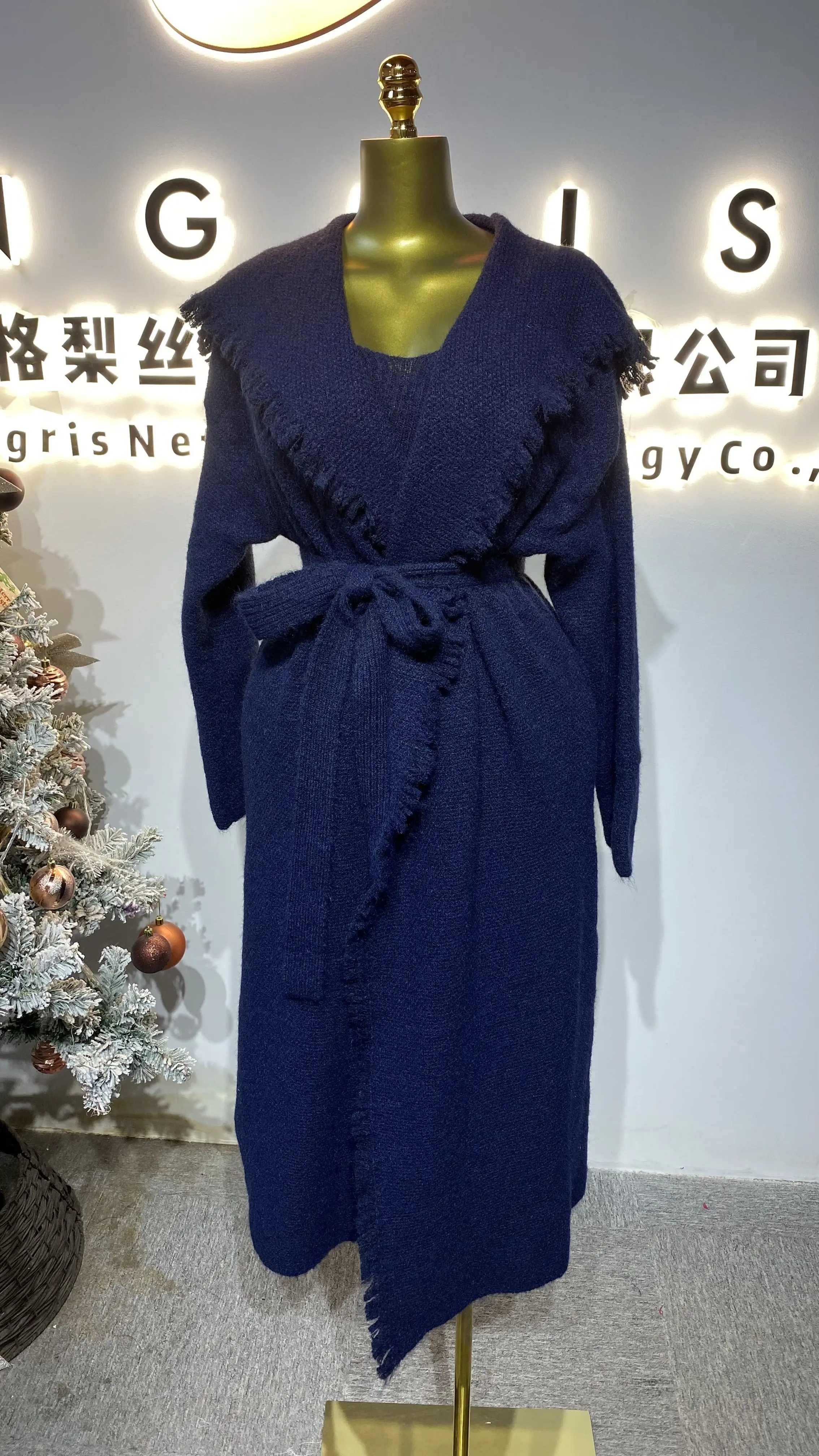 เรียบง่าย มีสไตล์ สง่างาม สีพื้น แขนสามส่วน จีบแบบมิยาซากิ ชุดเดรสออกงานสำหรับผู้หญิงไซส์ใหญ่-GZXX191