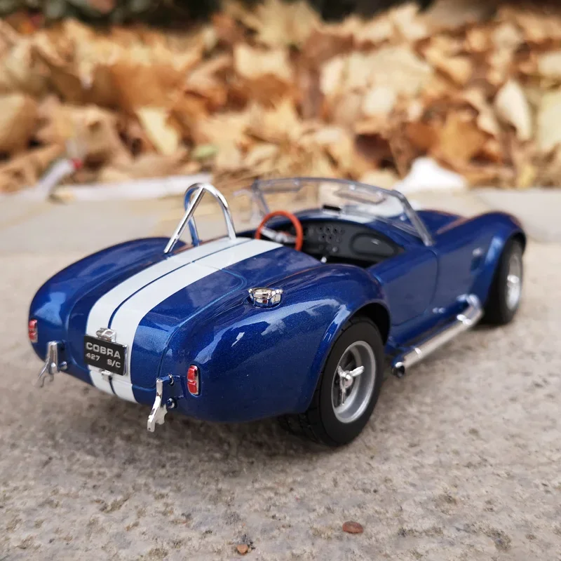 WELLY 1:24 1965 Shelby Cobra 427 S/C Alloy Sports Car Model Diecast Metal Toy Classic Car Model Simulation Collection Kids Gifts