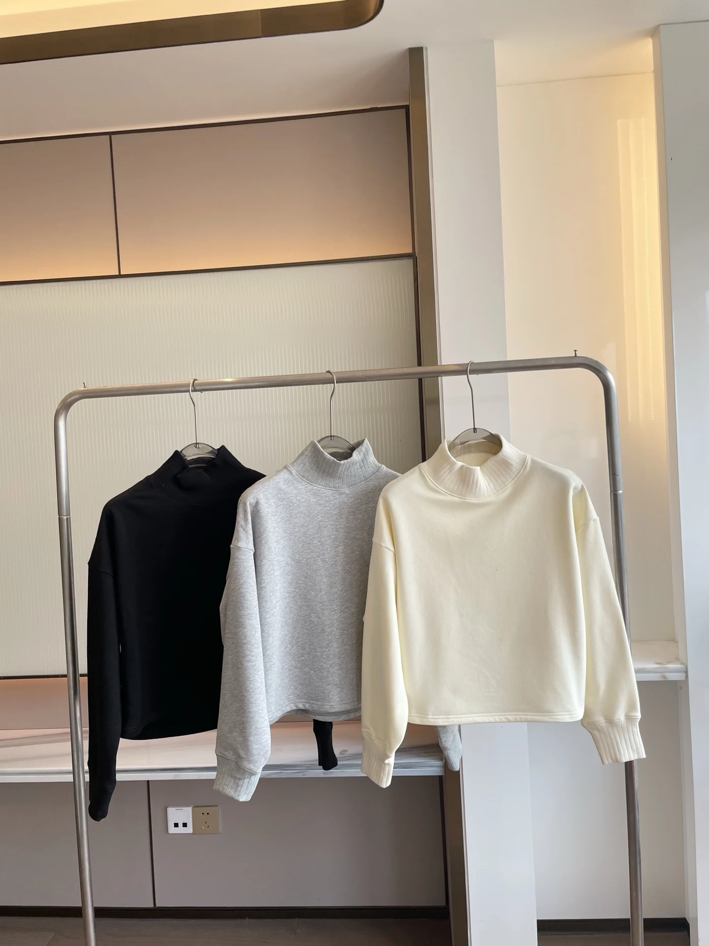 

Women's autumn and winter new casual fashion sports hoodie and pants can be paired with a set