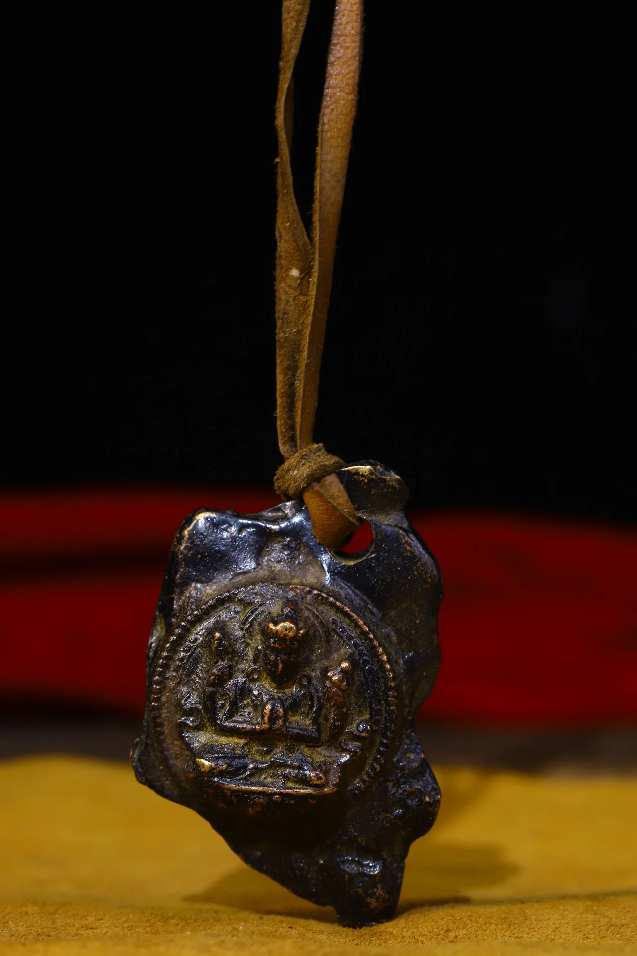 

3"Tibetan Temple Collection Old Bronze Cinnabar Four-armed Guanyin Buddha Card Pendant Amulet Dharma Town house Exorcism