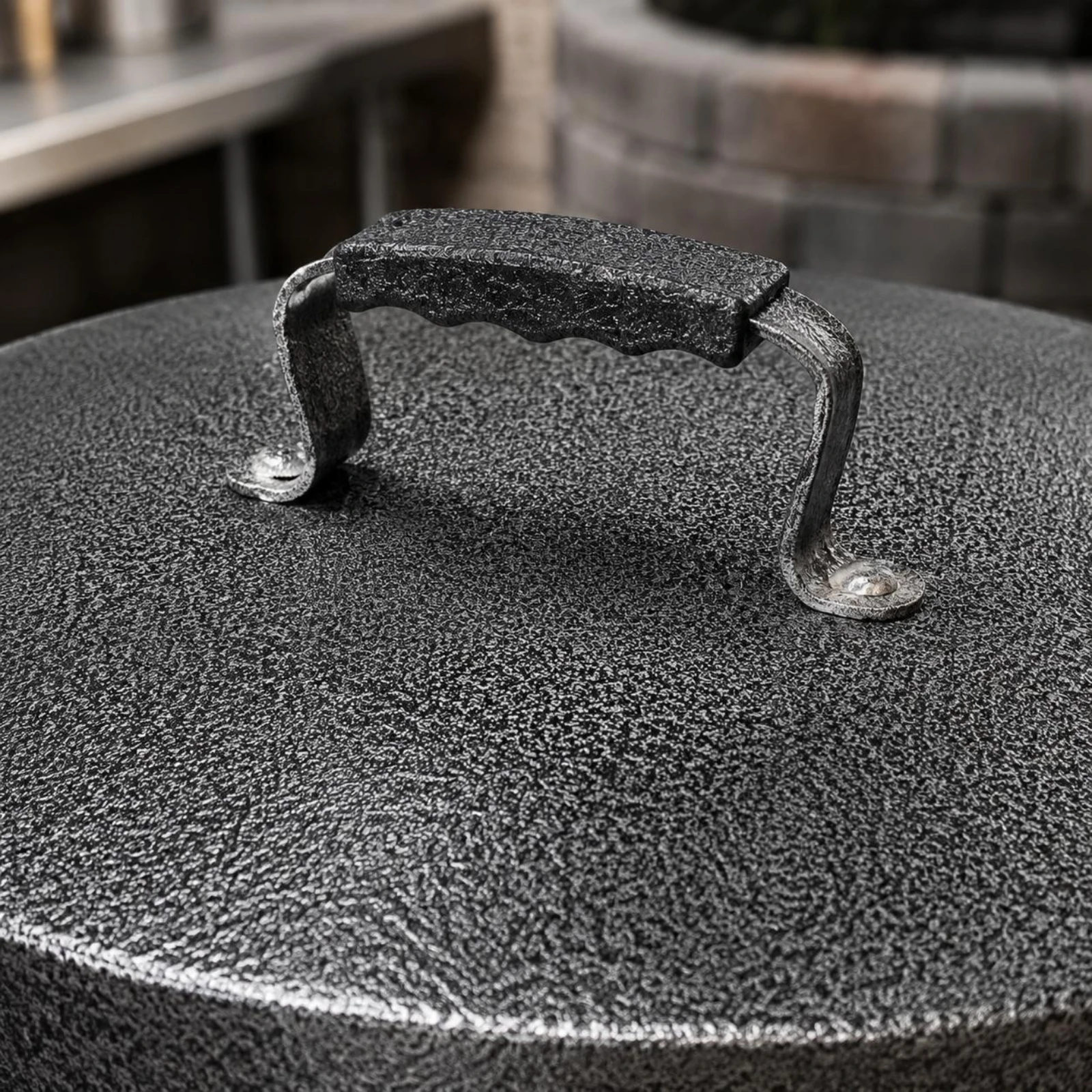 

Charcoal Extinguishing Container Sealed Lid Airtight Charcoal Container Heat-Resistant Large Capacity for Catering Personnel