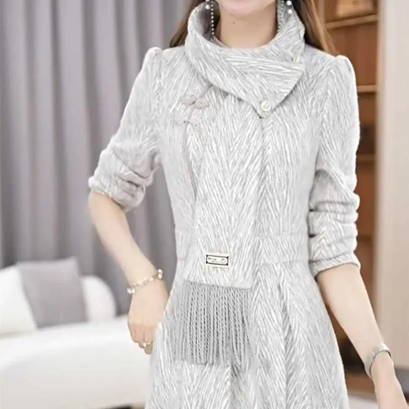 Caliente 2025 nueva moda Otoño/Invierno pequeño estilo fragante vestido inferior elegante edad que reduce hermosa bufanda estilo una falda de línea