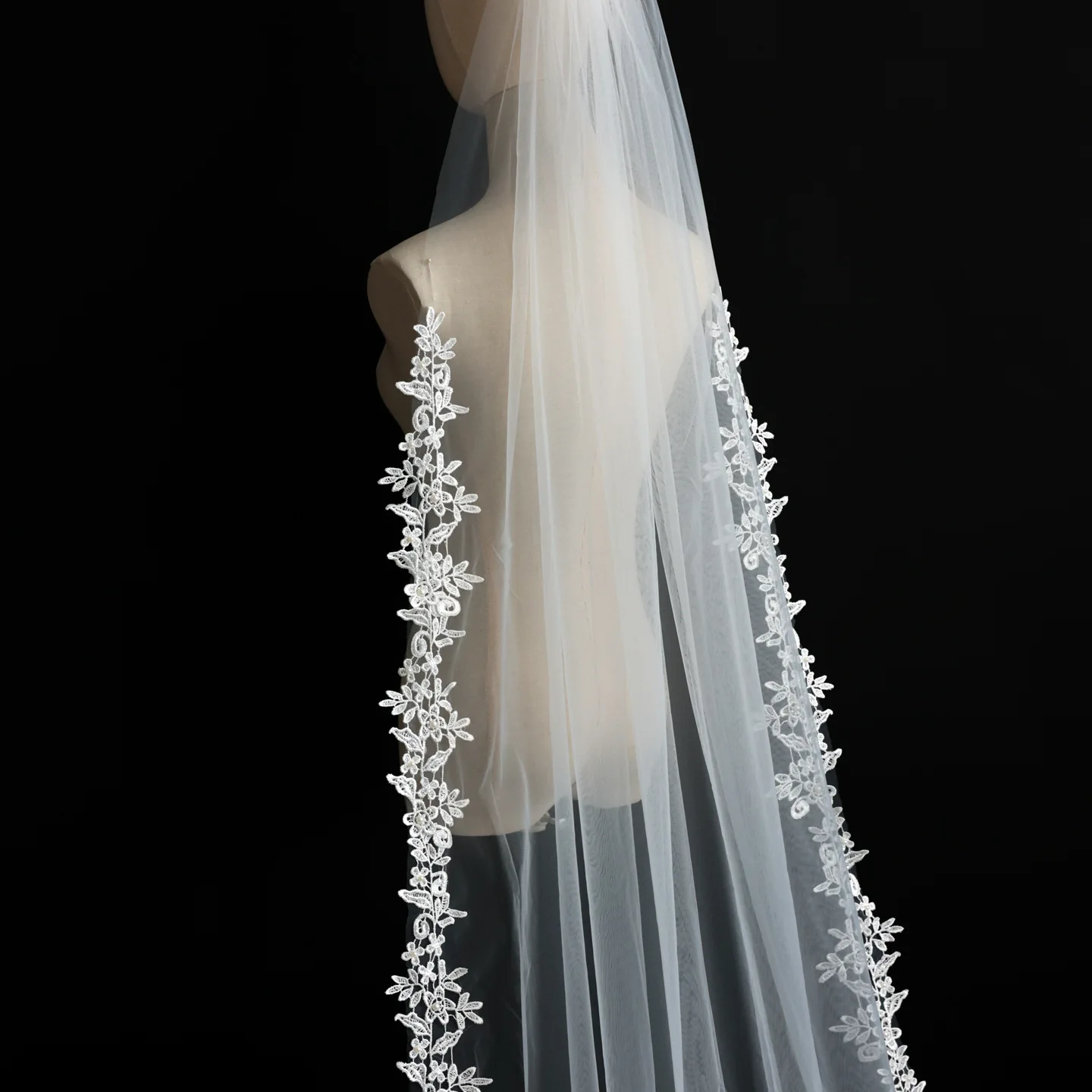 SLBRIDAL Einlagiger Spitzenblumen-Perlen-Hochzeitsschleier mit Kamm, Brautschleier, Hochzeitsaccessoires für die Braut, Hochzeitskleidung für Frauen – Detail 3