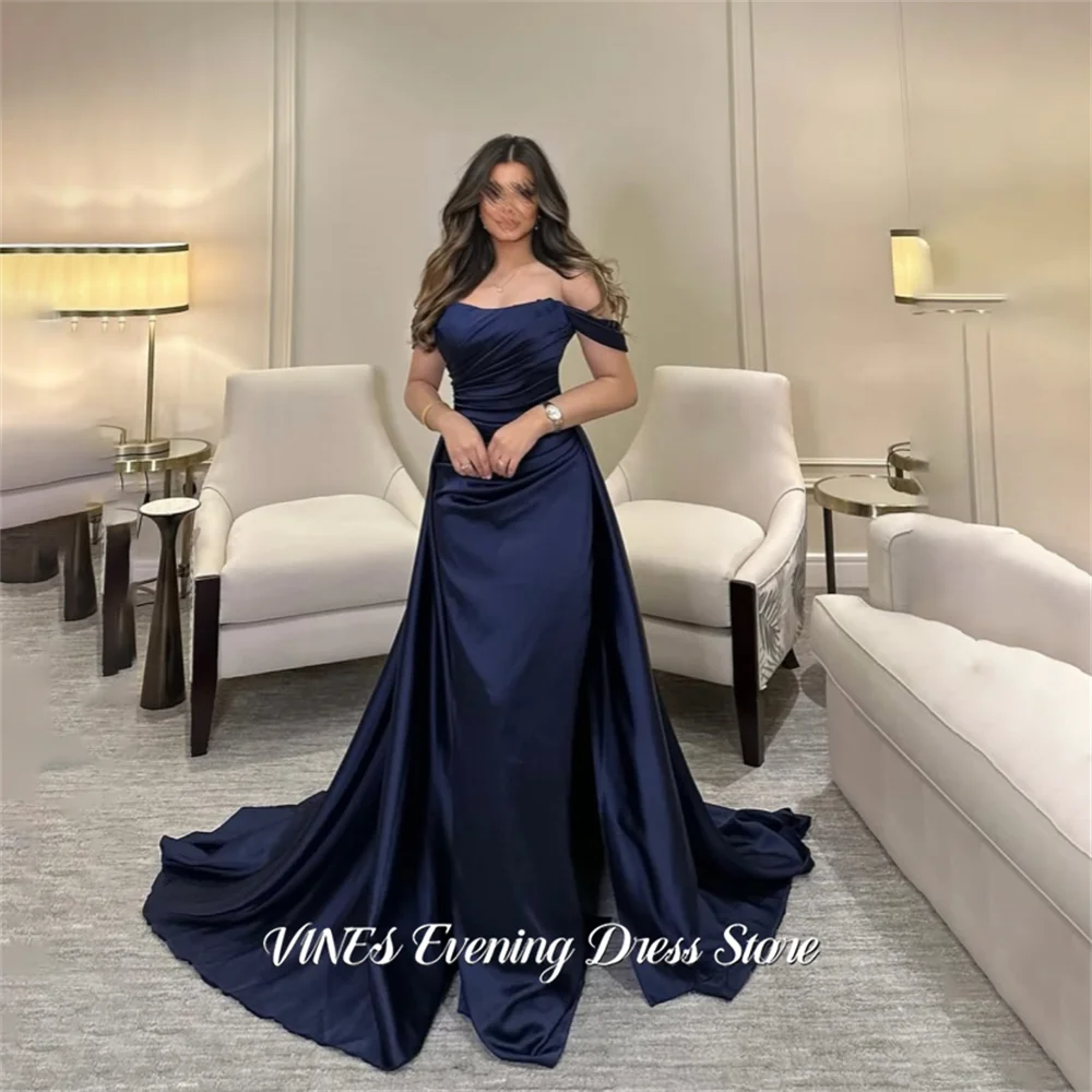 

VINES Navy Blue 프롬 드레 Off the Shoulder Prom Gown Draped Satin Party Dresses with Sweep Train for Formal Events Customized