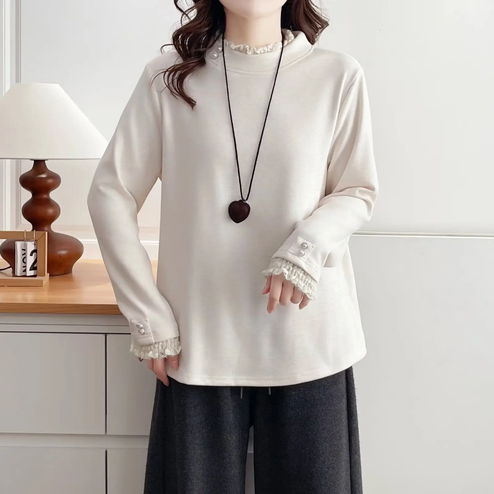 XXXXL موضة حجم كبير تي شيرت نسائي جديد للخريف والشتاء زر الدانتيل قاعدة بأكمام طويلة القمم الداخلية 2522