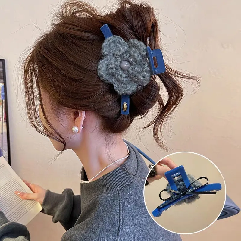 

Autumn Winter New Knitted Plush Flower Hair Claw Cute Fashion Hairpin Shark Clip Hair Accessories for Women заколка зажим