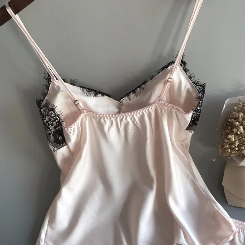 Pigiama con bretelle da donna estivo sexy in pizzo di seta ghiacciata set da due pezzi vestiti per la casa pantaloncini sottili bretelle con scollo a V