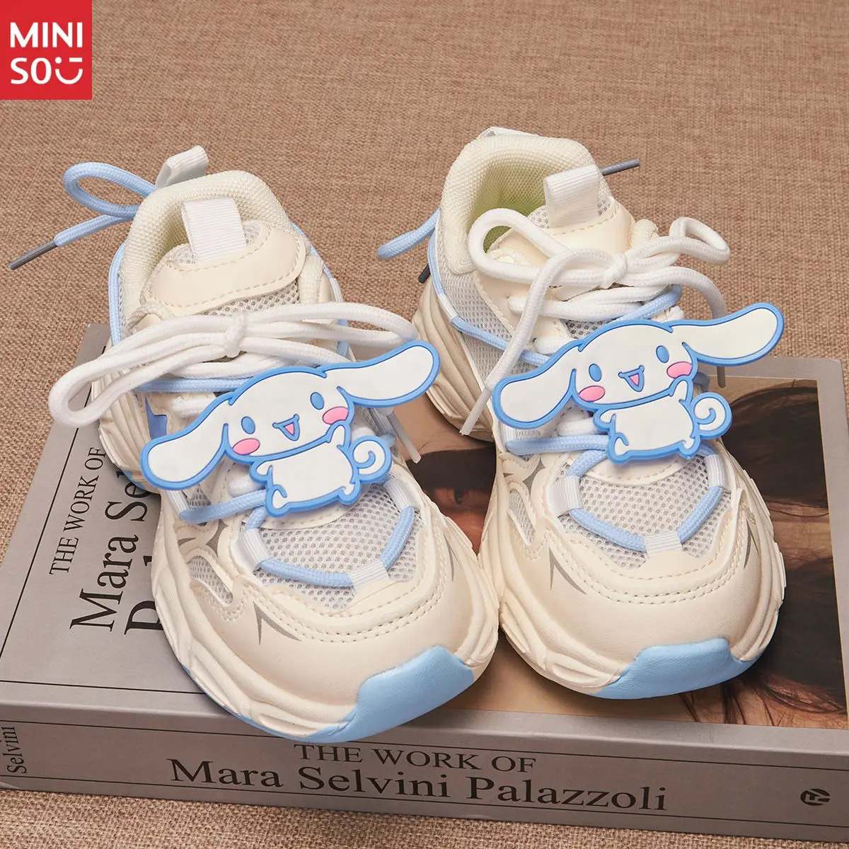 Miniso 2025 Dziewczęce Skórzane Buty typu Dad Shoes Cinnamoroll, Gruba Podeszwa Sznurowane Sneakersy Modne Miękkie Podeszwy dla Starszych Dzieci
