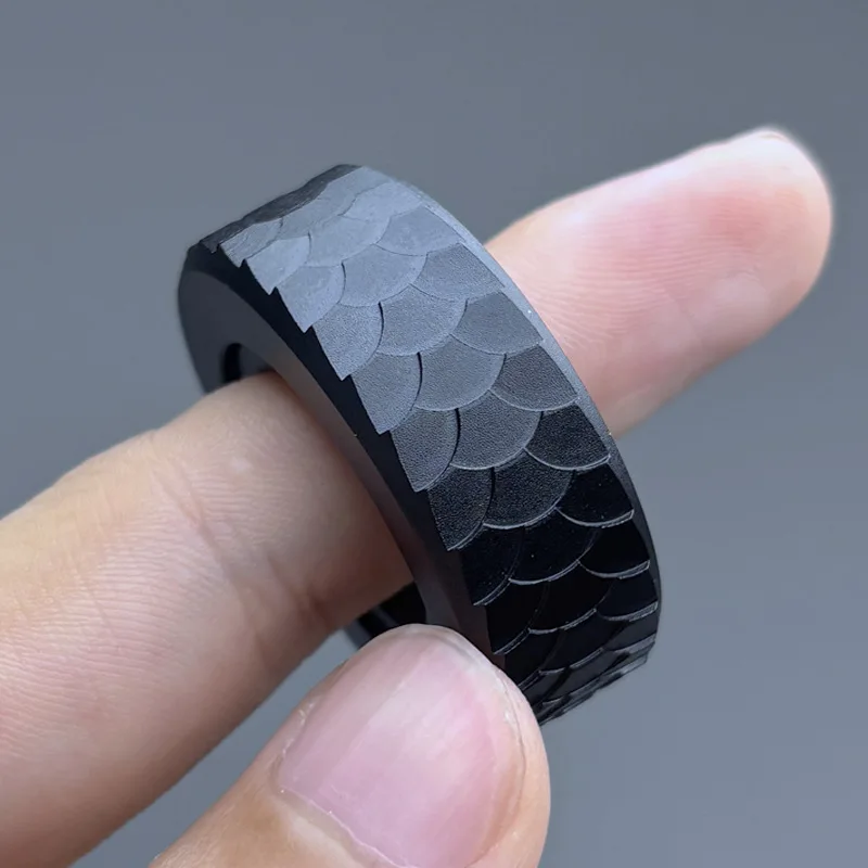 

Ring EDC decompression toy, black technology fingertip top, ratchet ring, magnetic paragraph decompression artifact