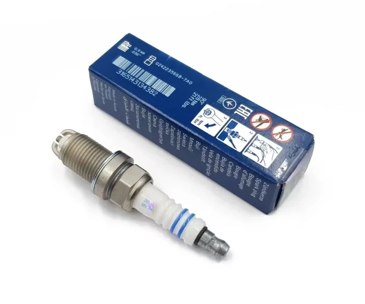 

4pcs Car Ignition Spark Plugs Model:FR7LDC+ Part Numbers:7402,0242235668 Fit for Volkswagen Passat B5:1.6L 1.8L 2.8L