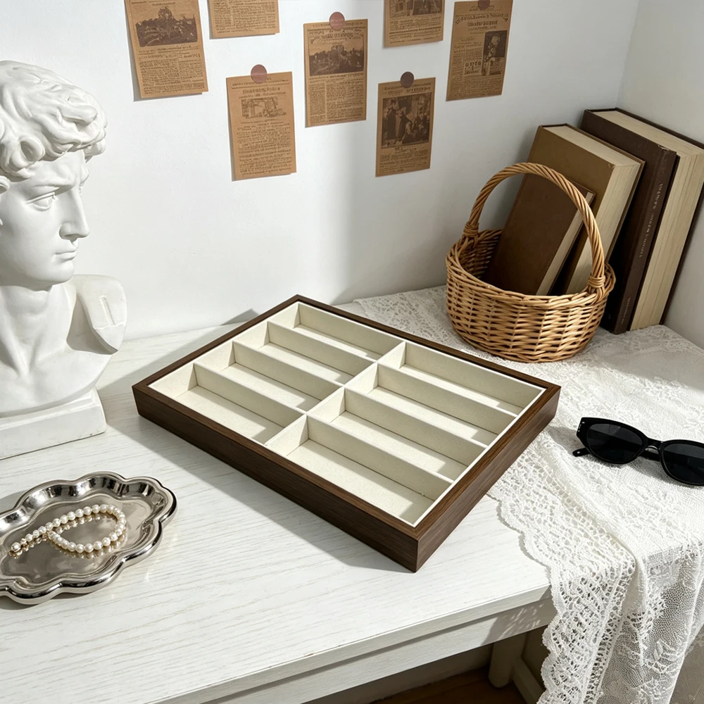Sunshield Storage Box, an Eight-Slot Storage Box for Sunglasses, Can Be Used for Storing, Displaying, and Organizing Jewelry and Accessories