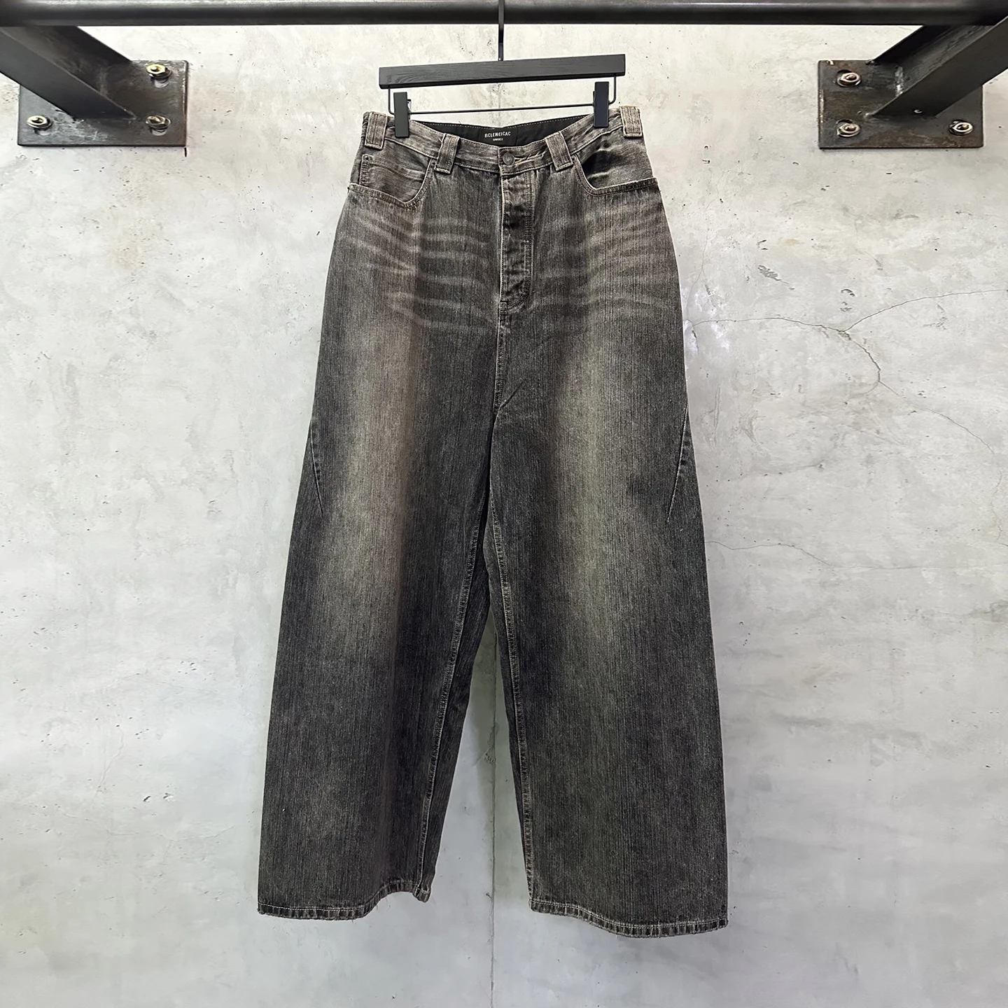 

Джинсы BCLENEICAC Bamboo Node: свободные прямые брюки в винтажном стиле, широкие штанины, цвет черный, в парижском стиле