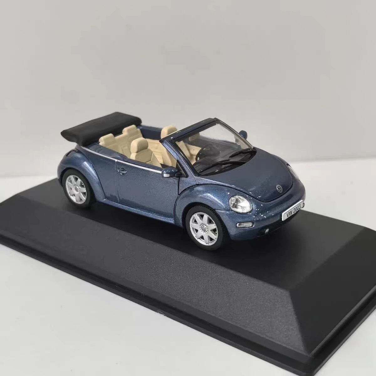 Diecast IXO 1:43 Scale VW BEETLE Cabriolet 2003 Alloy Tank Model