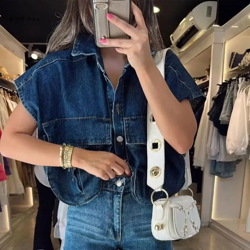 Fashionable Sleeveless Polyester Stand Collar Shirt for Women Comfortable and Stylish Vest Jean Upper Wear Crop Tops