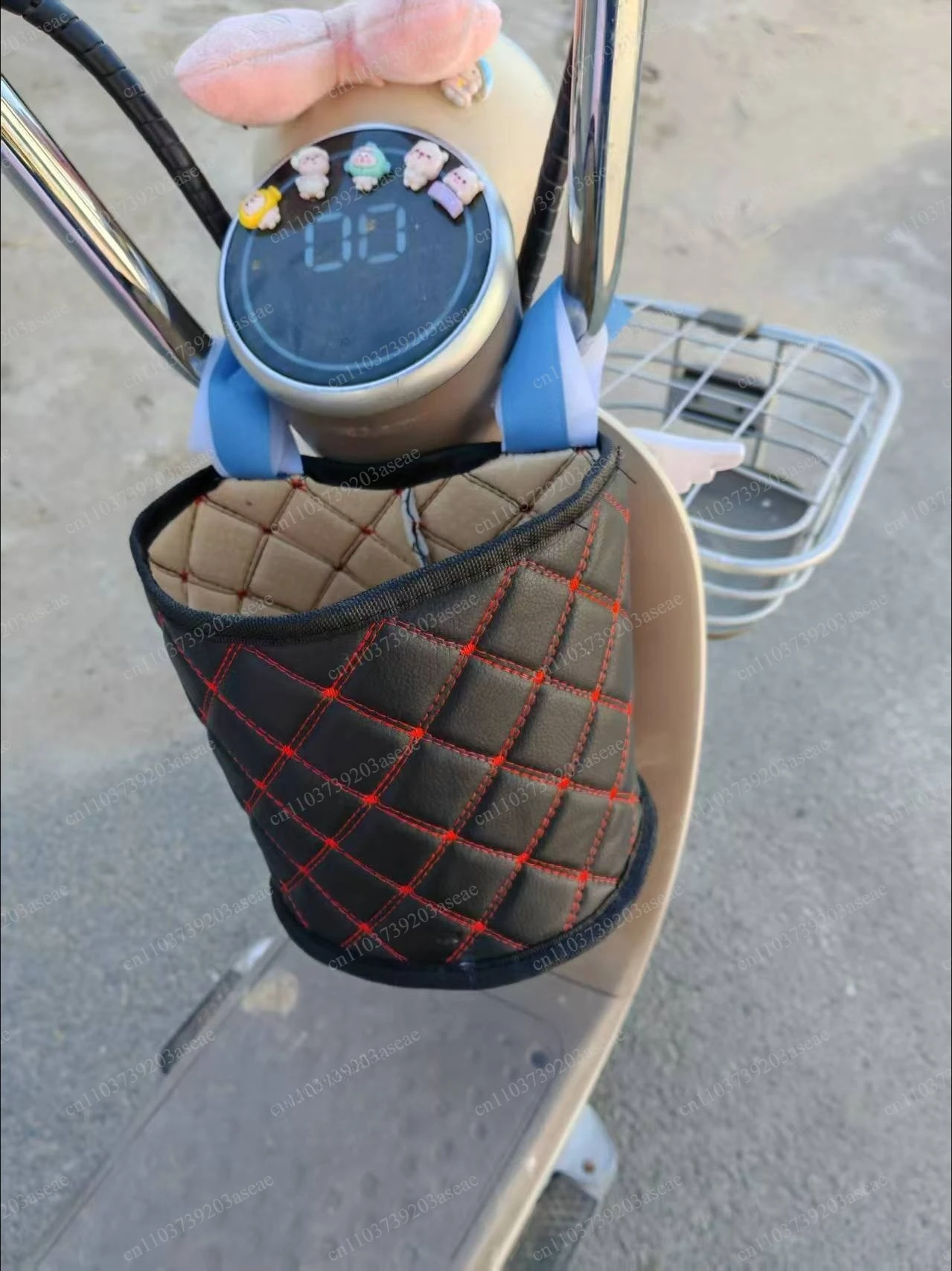 Tricycle front storage bag Electric tricycle storage bag Water cup Paper towel Leather storage bag Silent