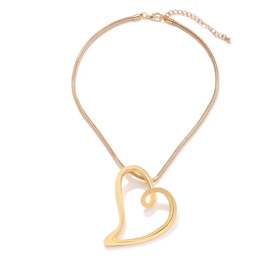 

Europe and the United States big-name design metal retro cold wind simple heart-shaped necklace temperament fashion Joker earrin