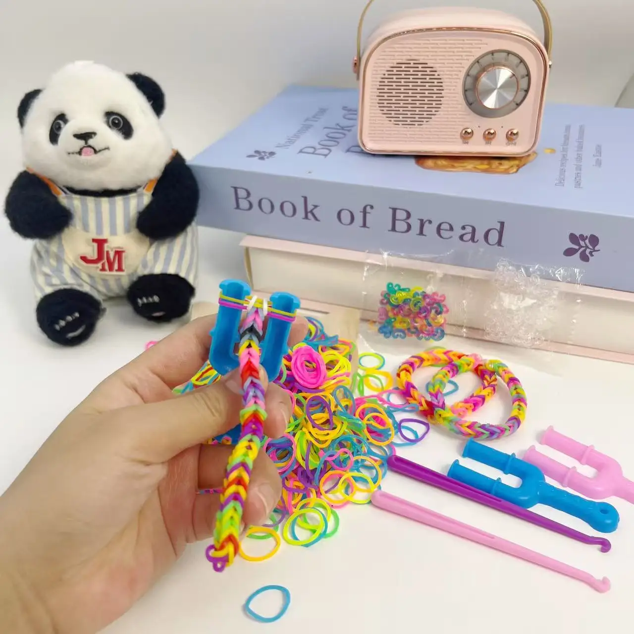 Friendship Bracelet Set, Includes 1 Pack of about 500 Colorful Mixed Rubber Bands, 2 Crochet Hooks, 2 Y-Shaped Tools, 1 Pack of 50 Transparent S-Clips and 1 Pack of 50 Colorful C-Clips, Can Be Used to Weave Bracelets, Rings, Hair Ties, DIY Crafts, Mother's Day, Halloween, and Christmas Gifts
