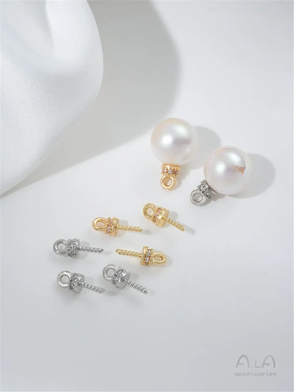 

14K Gold-plated Micro-inlaid Zircon Sheep Eye Half-hole Beaded Pendant Accessories Diy Handmade Pearl Jewelry Materials B390