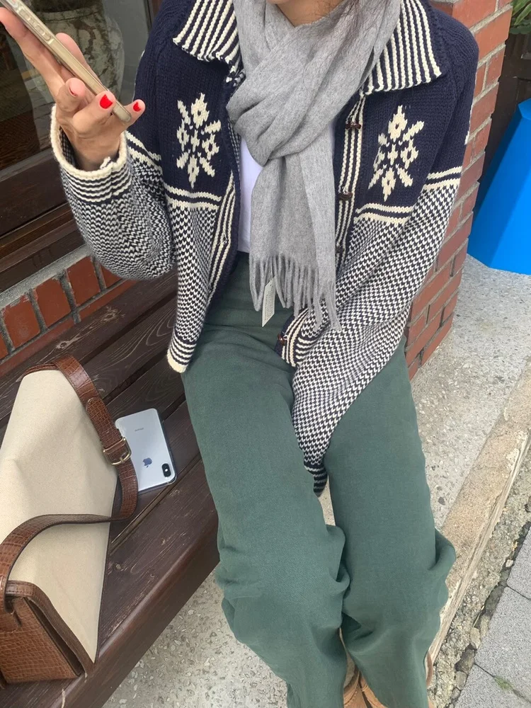 

Color Block Knitted Open Cardigan Loose Fit Long Sleeve Cotton Sweater for Women Casual Style Button up Straight Cut Top