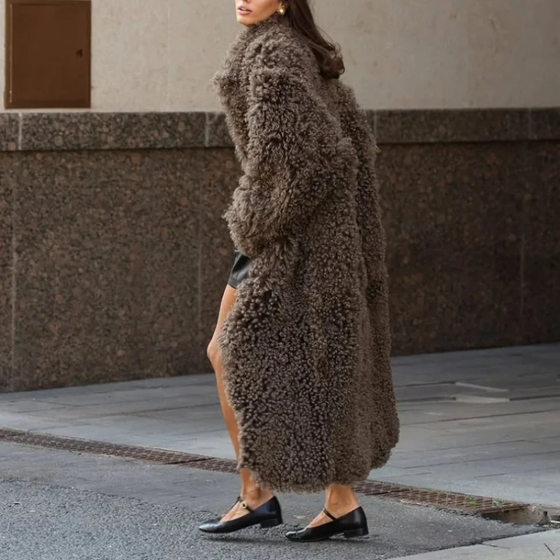 المرأة الصلبة فرو الضأن معطف طويل أنيق موضة التلبيب كم كامل معاطف دافئة سيدة شيك شارع العليا ملابس خارجية شتوية غير رسمية 2026 #4
