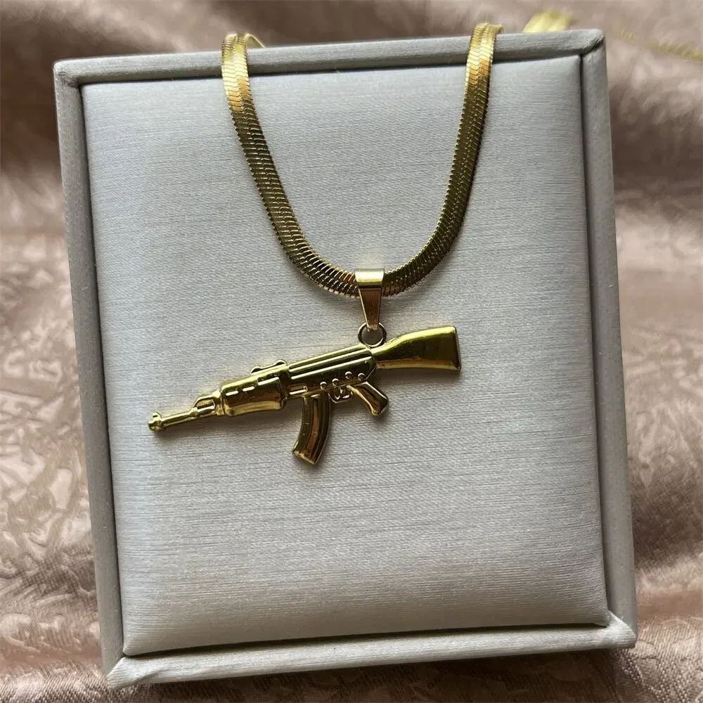 Stainless Steel Fashion Creative Hip Hop Submachine Gun Pendant Necklace Flat Blade Chain Necklace Women Men Rapper Jewelry