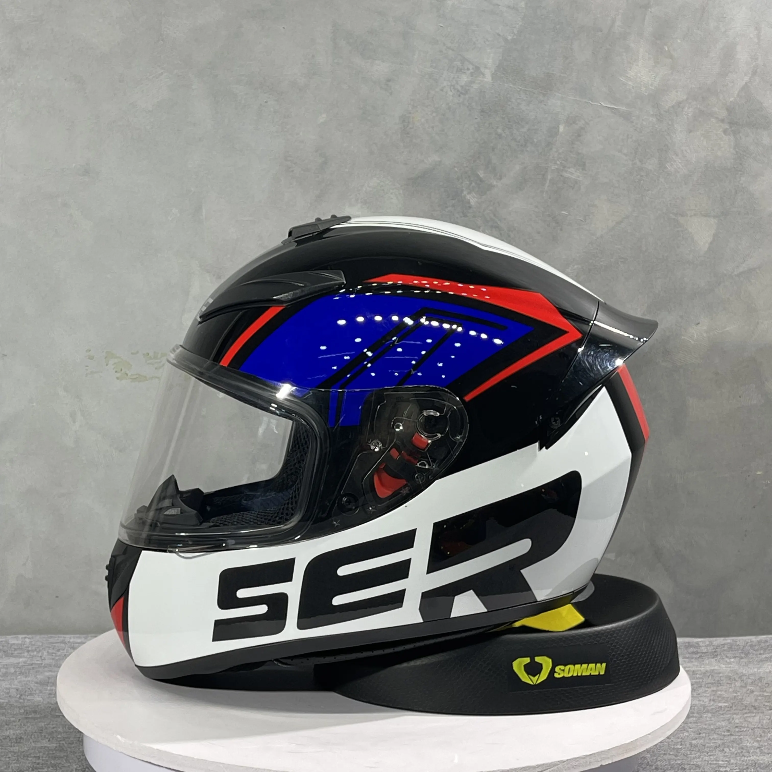 

2026 Best-selling New DOT Certified Xike Motorcycle Helmet Full Face Unisex All-Season Winter ABS Personalized Bike Safety Helme