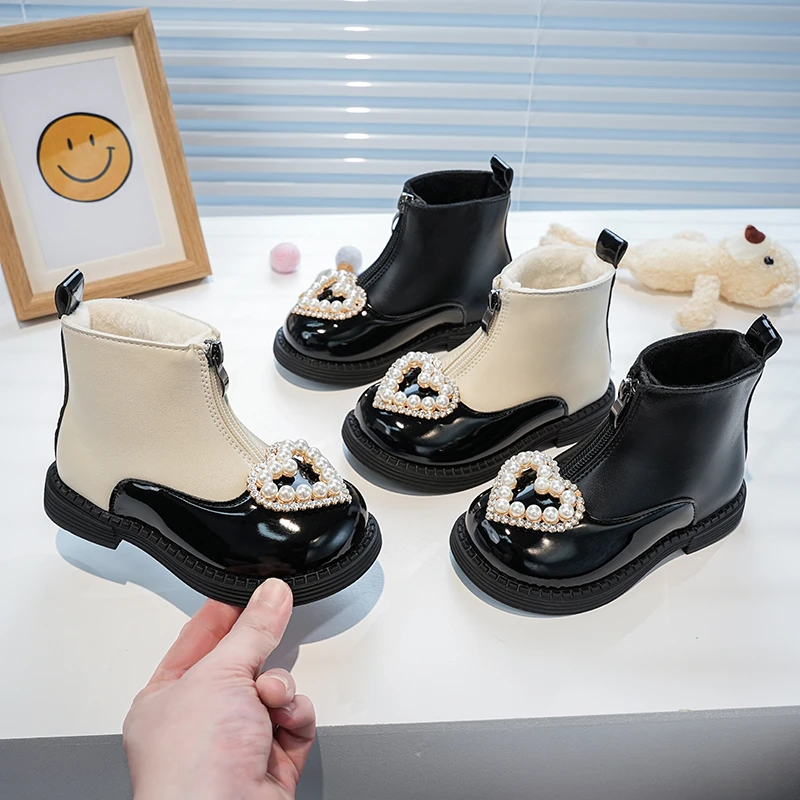 

Kids Short Boots Suede Warm Soft Bottom Children Leather Boots Round Toes 2025 Winter New Girls Princess Boots with Front Zipper