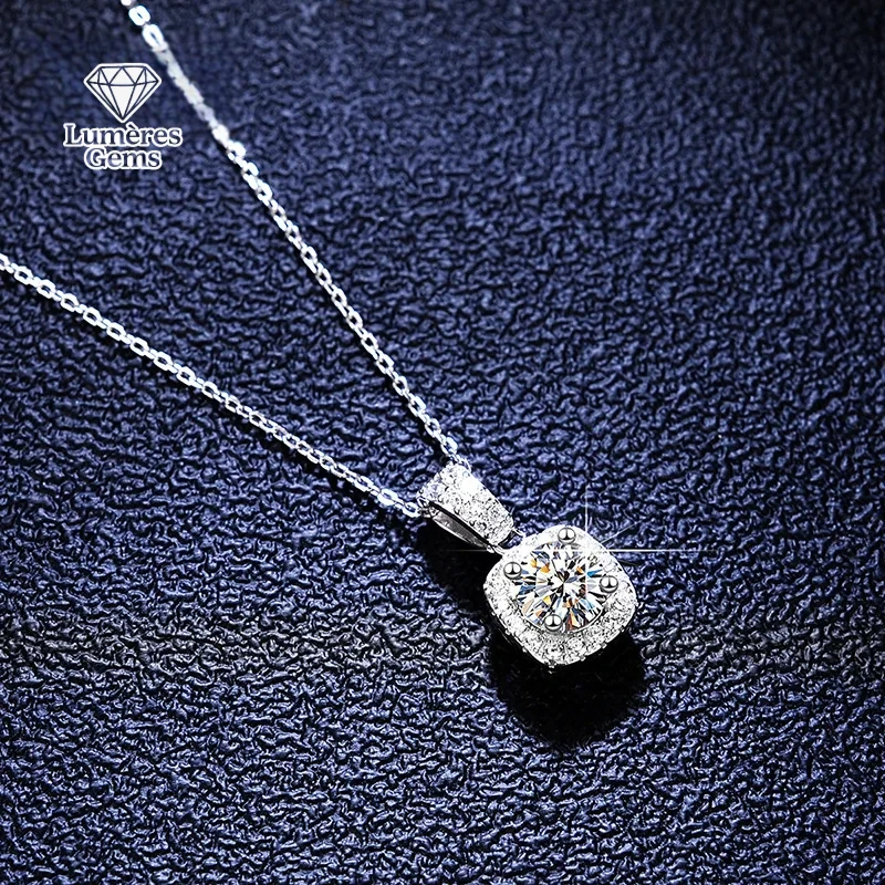 

Luxury Platinum Pt950 1 Carat Moissanite Diamond Necklace Pendants For Women Classic Square Bag Wedding Pendant Jewelry Gift