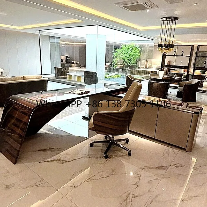 Nuovo tavolo capo di lusso leggero italiano, scrivania angolare laccata in legno massello, scrivania presidenziale, designer, grande classe di fascia alta