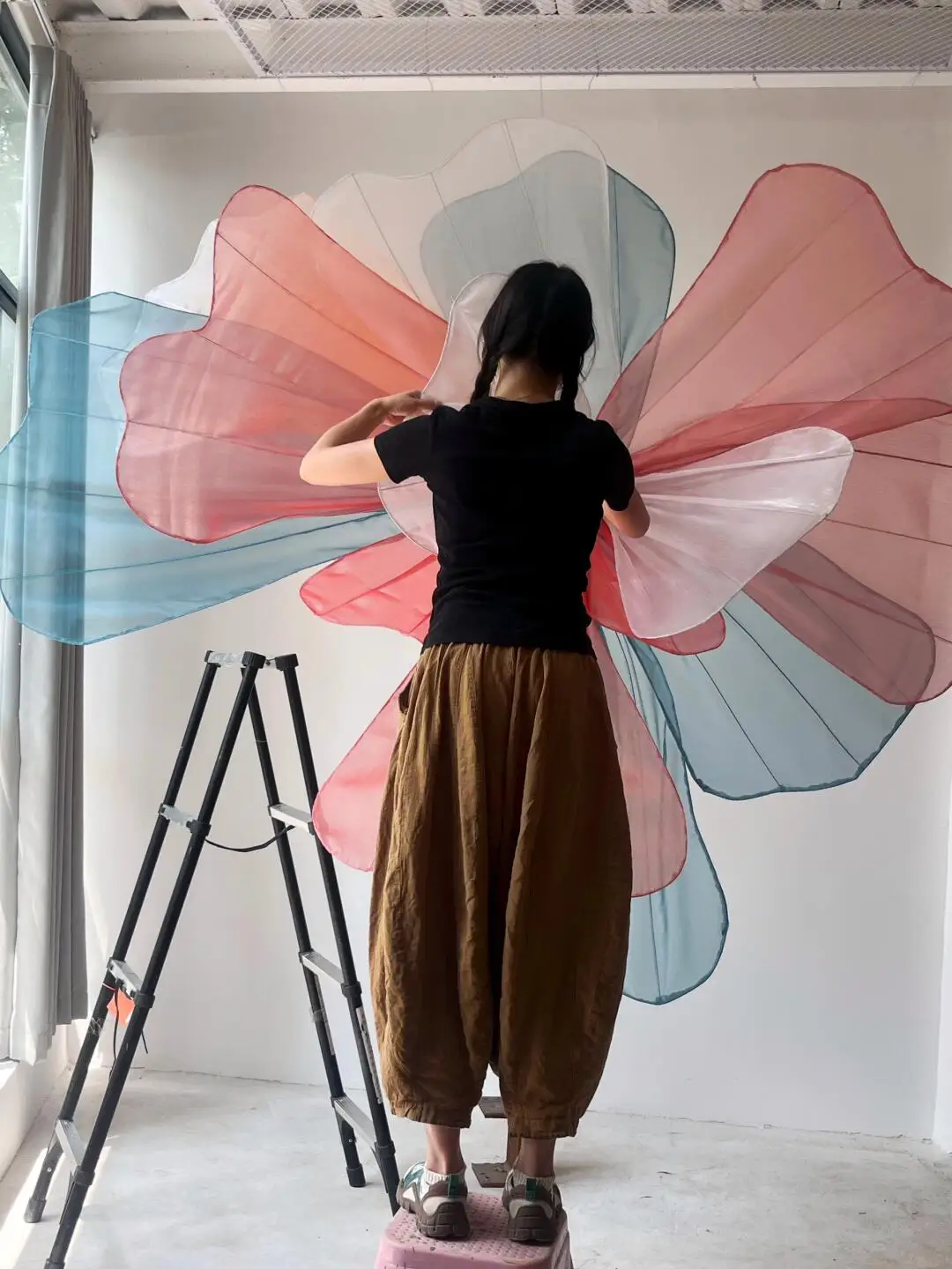 Large realistic silk mesh flower props wedding floral organza window decoration thanksgiving graduation stage gauze paper