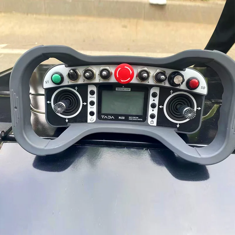 Индивидуальная и эффективная интеллектуальная газонокосилка с дистанционным управлением для газонокосилок на различных терранах.