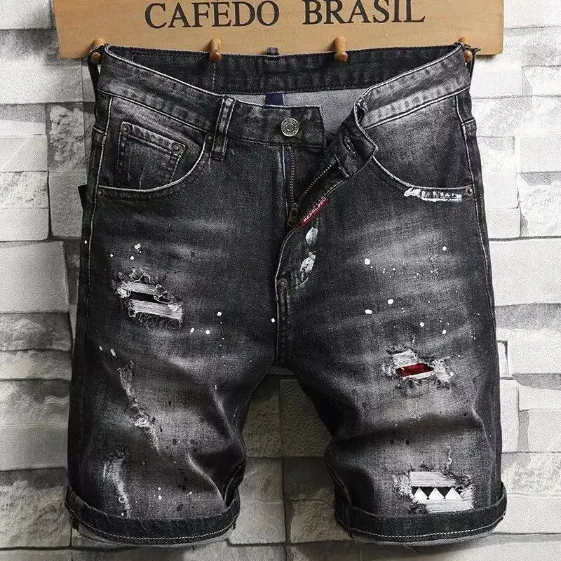 

Джинсовые шорты 2025 года, мужские летние трендовые брендовые трендовые облегающие повседневные эластичные черные брюки с вышивкой и принтом, мужские джинсовые брюки
