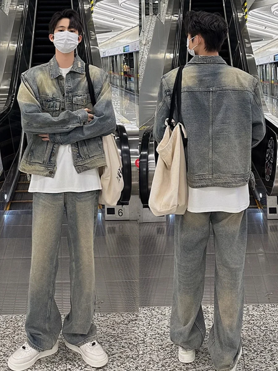 

Ретро-комплект из джинсовой куртки и брюк для мужчин: модный парный наряд с воротником-стойкой, из грязеотталкивающего полиэстера, для осени и зимы