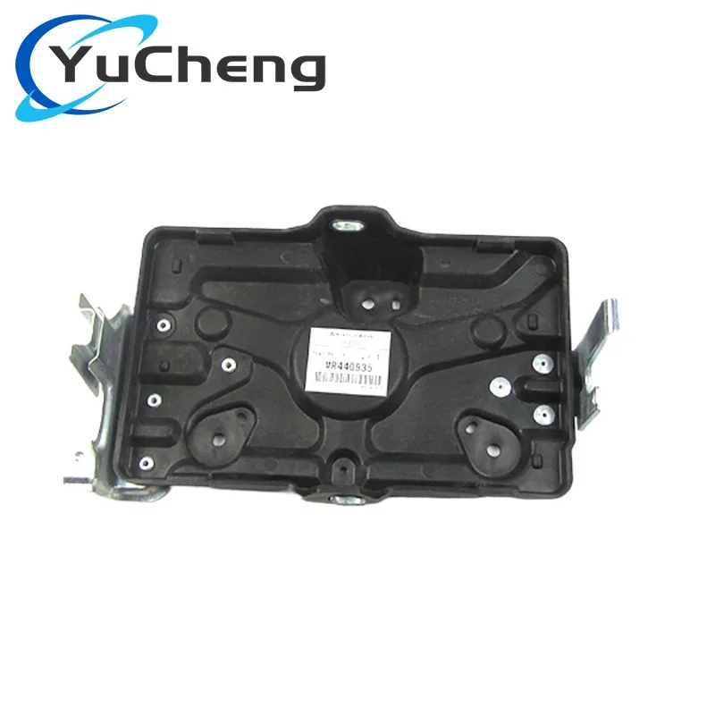 

MR440935 8201A086 Совершенно новый кронштейн для аккумуляторной батареи для Mitsubishi Pajero V73 6G72 V75 6G74 V77 6G75 V78 4M41