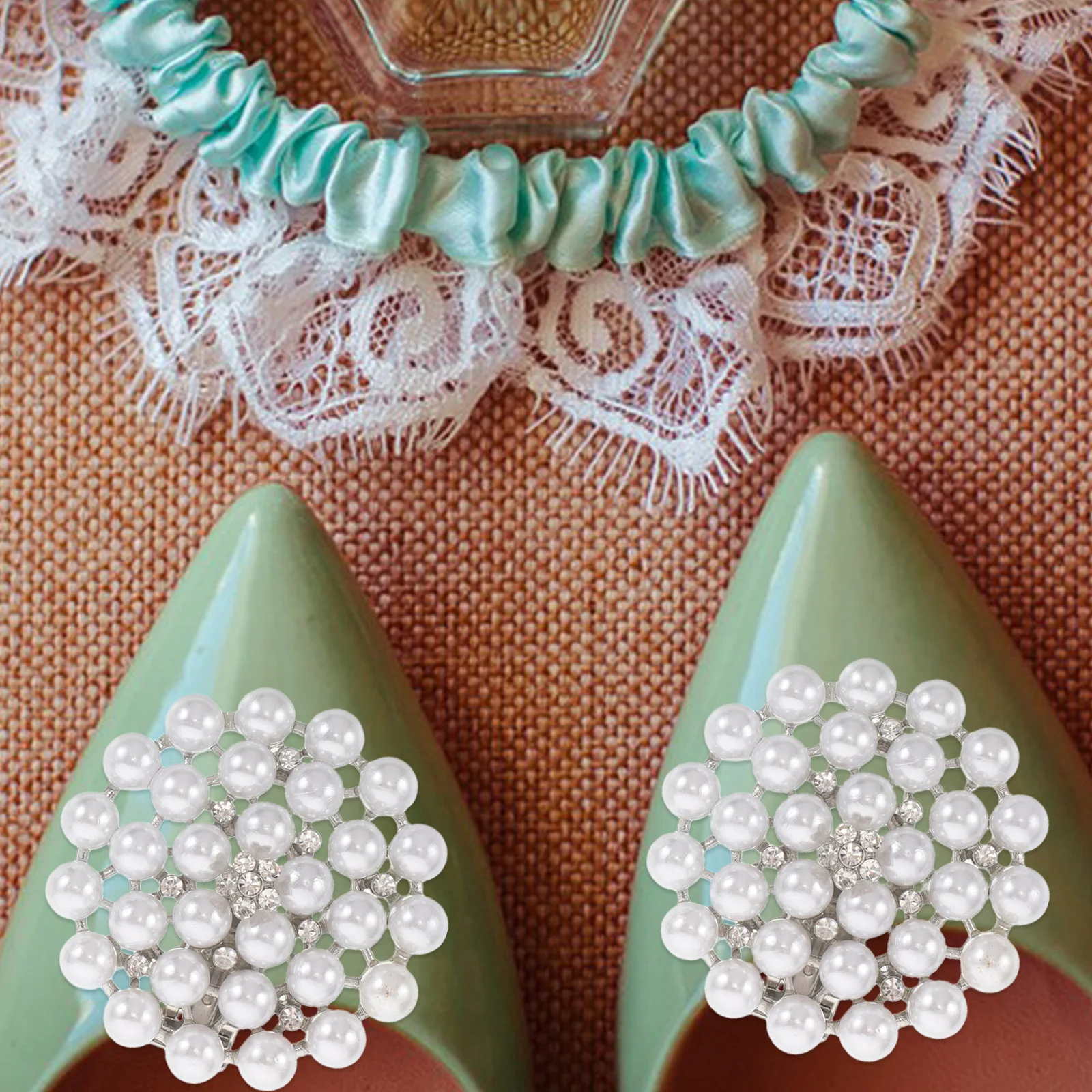 

2Pcs Faux Pearl Rhinestone Shoe Clips Wedding Party Sandals Bling Buckle Bridal Heel Decoration Charm Clog Shoes Flower