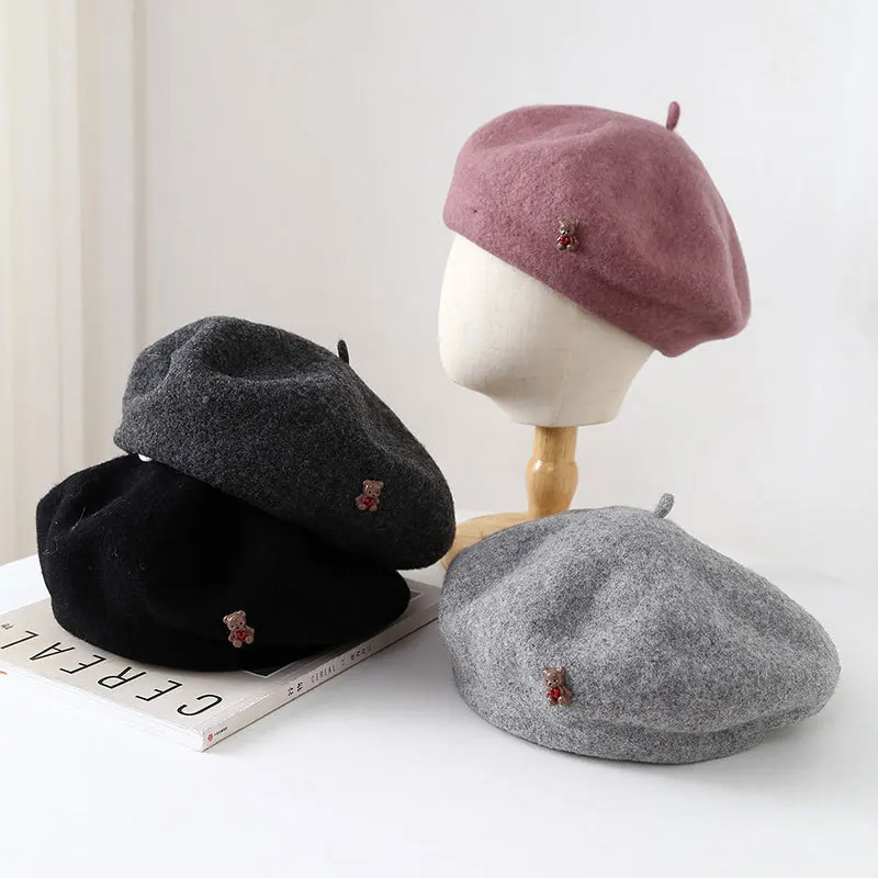 Winter Hüte Frau Wolle Baskenmütze Cartoon Bär Retro Maler Kappe Frauen Achteckige Beanie