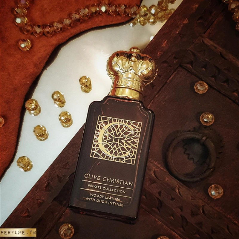 عطر أو دي برفوم للجنسين مع أناقة رومانسية منعشة ويدوم طويلاً، مثالية للارتداء اليومي وتاريخ السهرة والهدايا