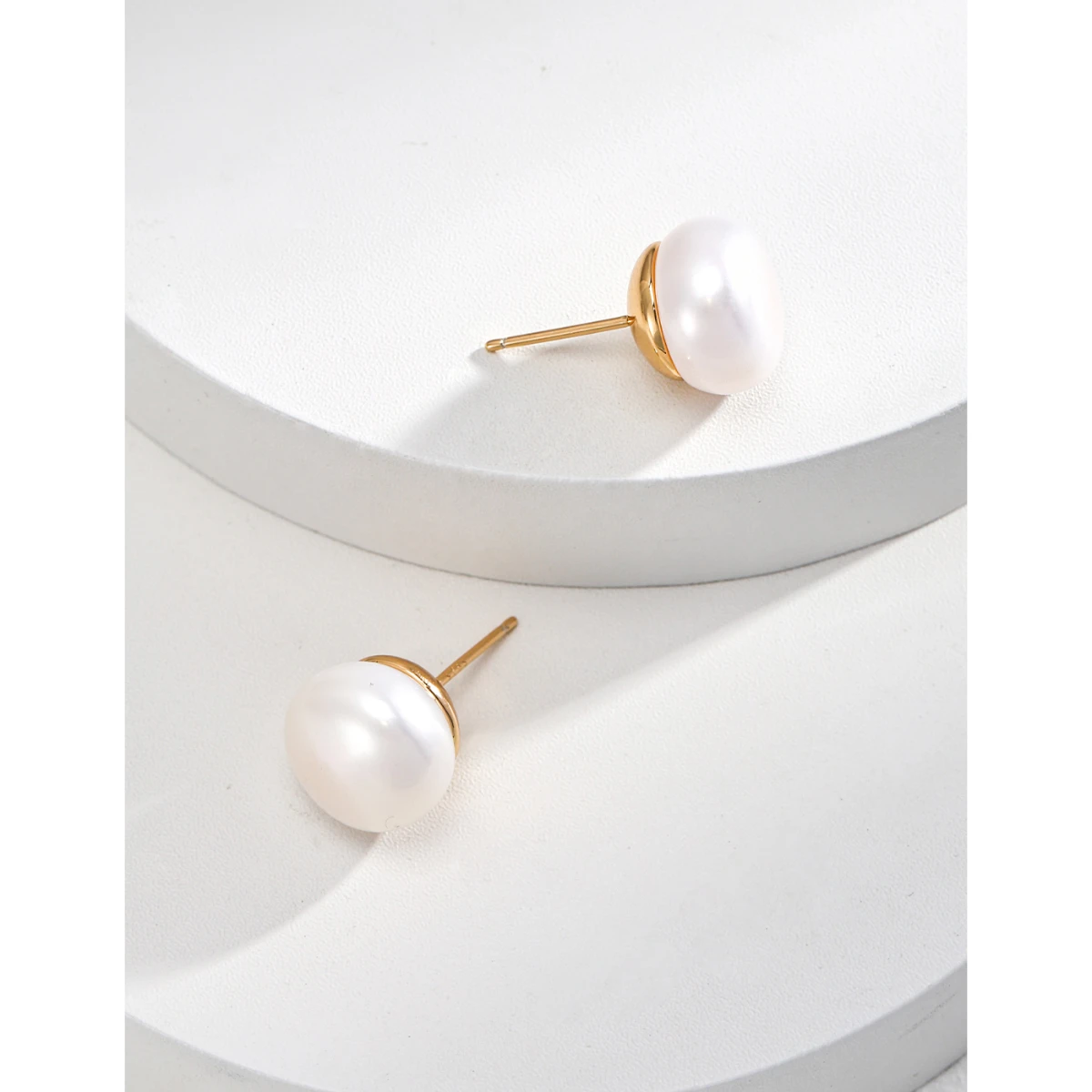 Brand new S925 sterling silver plated with 18k gold | Natural pearl earrings 101863