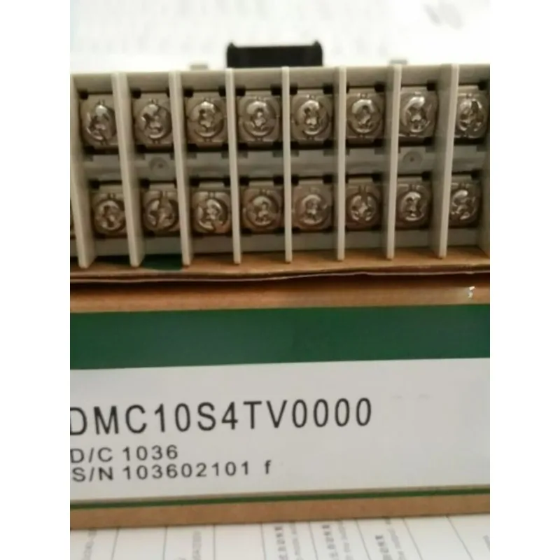 DMC10S4TV0000 DMC10D4TR0000 DMC10S2TV0100 DMC10S2CR0100 Industrial Control Module PLC Input Output Module
