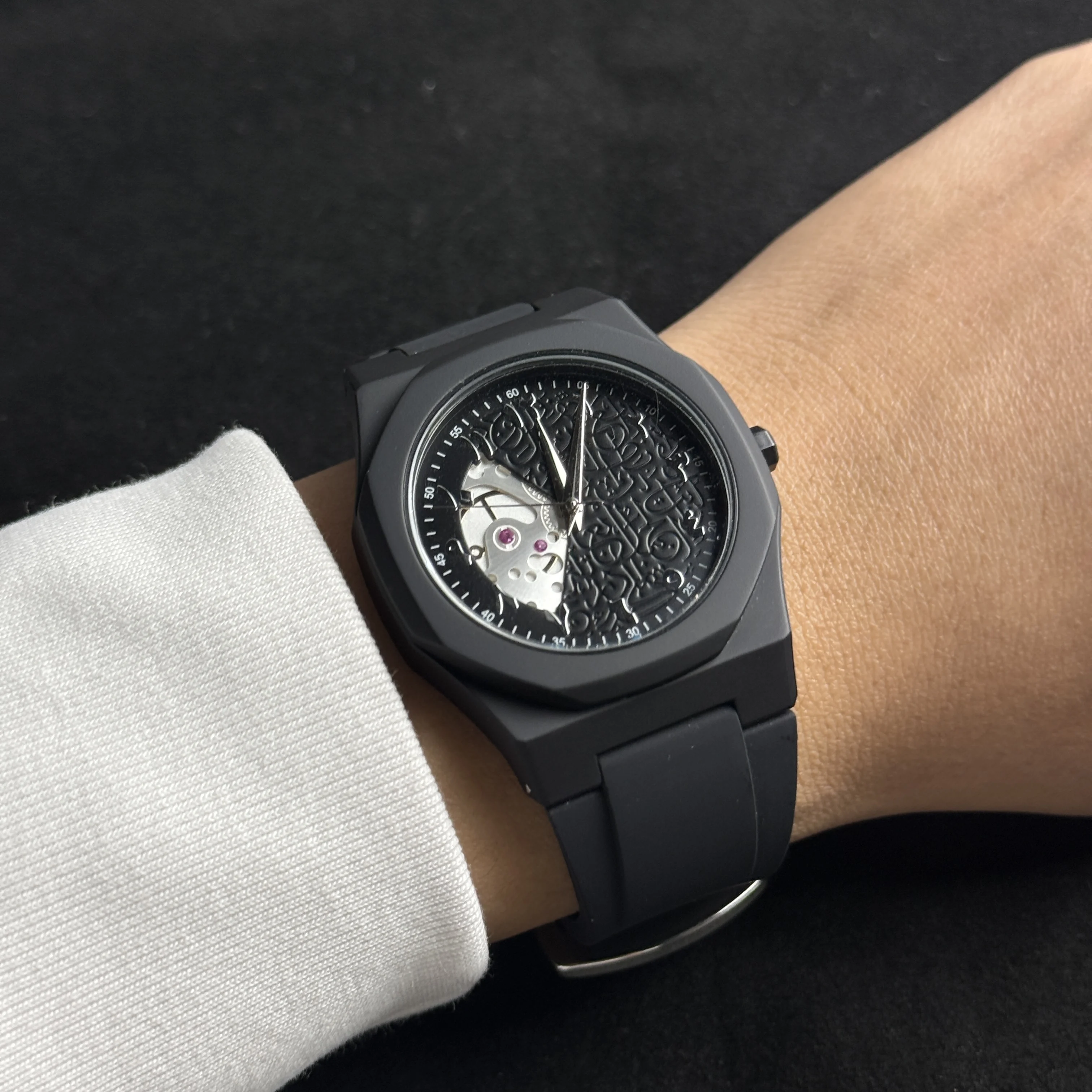 Men's Analog Mechanical Quartz Watch Arabic Numeral Waterproof Watch Fashion Men's Business Watch Polycarbonate Silicone Strap