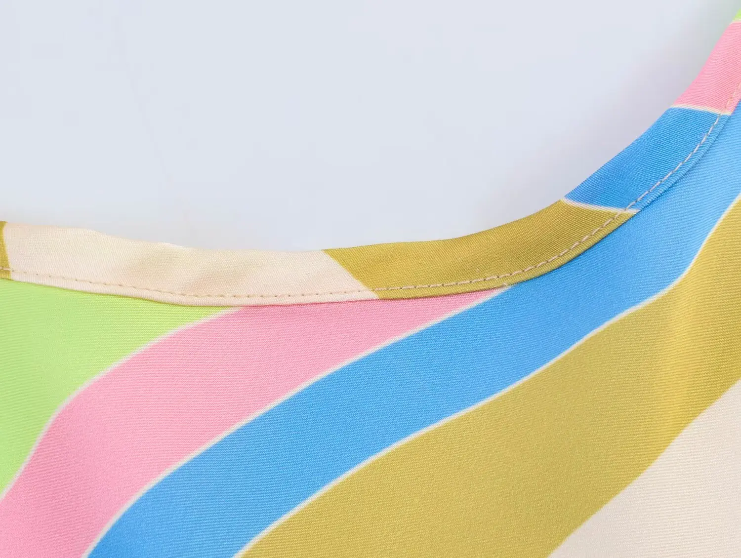 TFMLN Damen-Kleid mit gestreiftem Spaghetti-Träger, ärmellos, rückenfrei, Regenbogen-Print, Strandkleider, neues Sommer-Party-Chic-Damen-Outfit – Detail 8