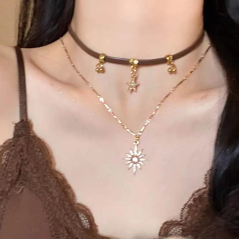 

Sweet Cool Melad Eight-Pointed StarchokerNecklacepuLeather Necklace for Women, Niche Design, High-end Choker Collarbone Chain