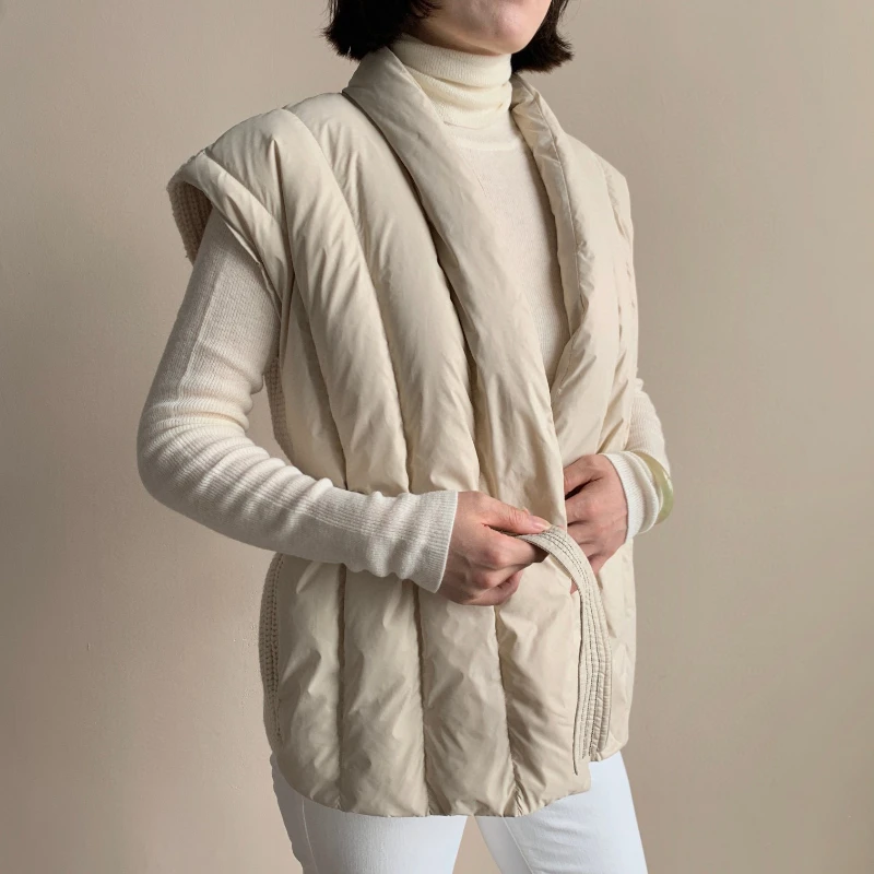 Winter Women's Down Waistcoat Loose Knit Splicing V-neck Tie Design Women's Vest 2024 New Thickened White Duck Down Jacket