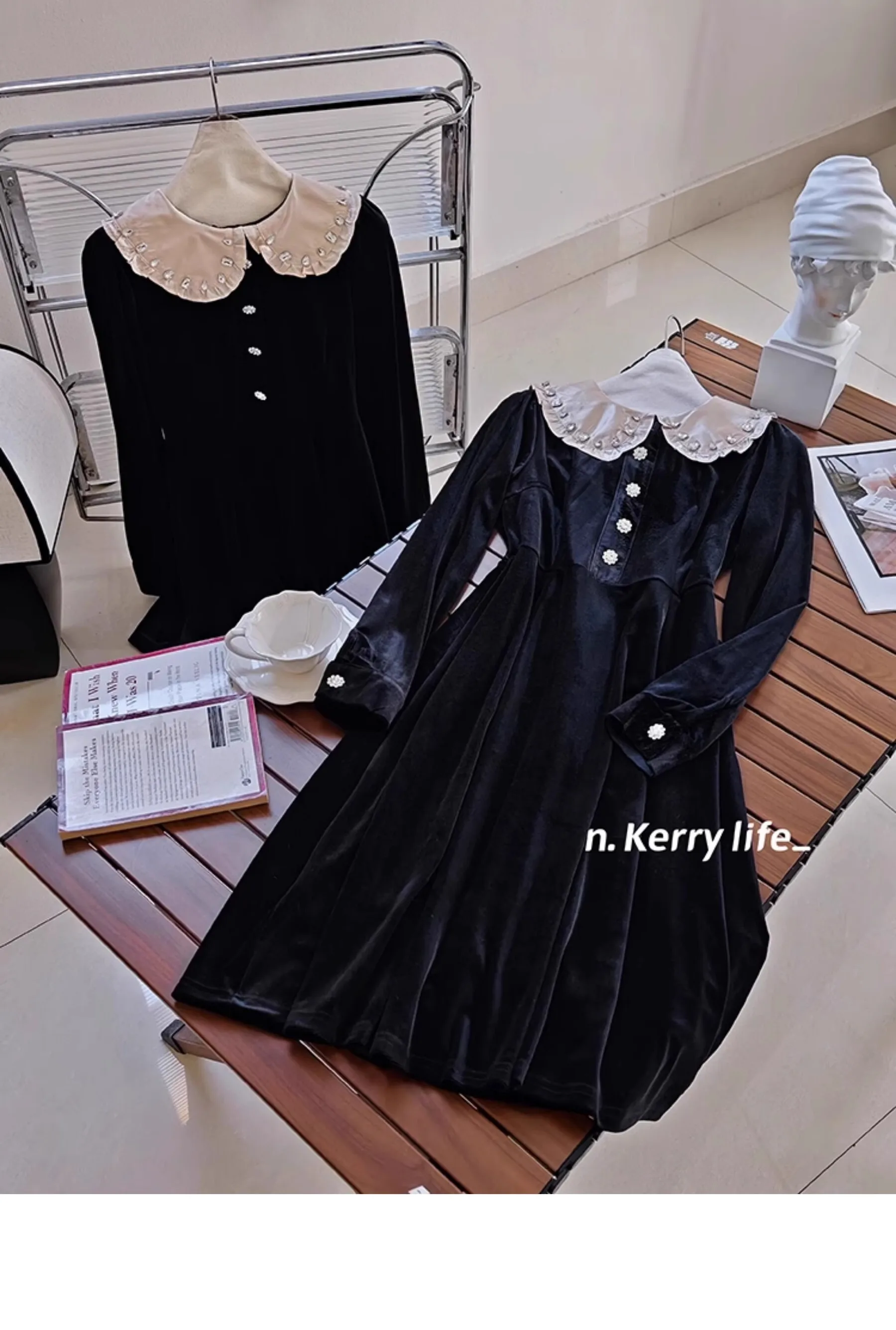 Autumn Hepburn Style Velvet Mid Long Sleeved Black Velvet Dress For Women Peter Pan Collar Beading Diamonds