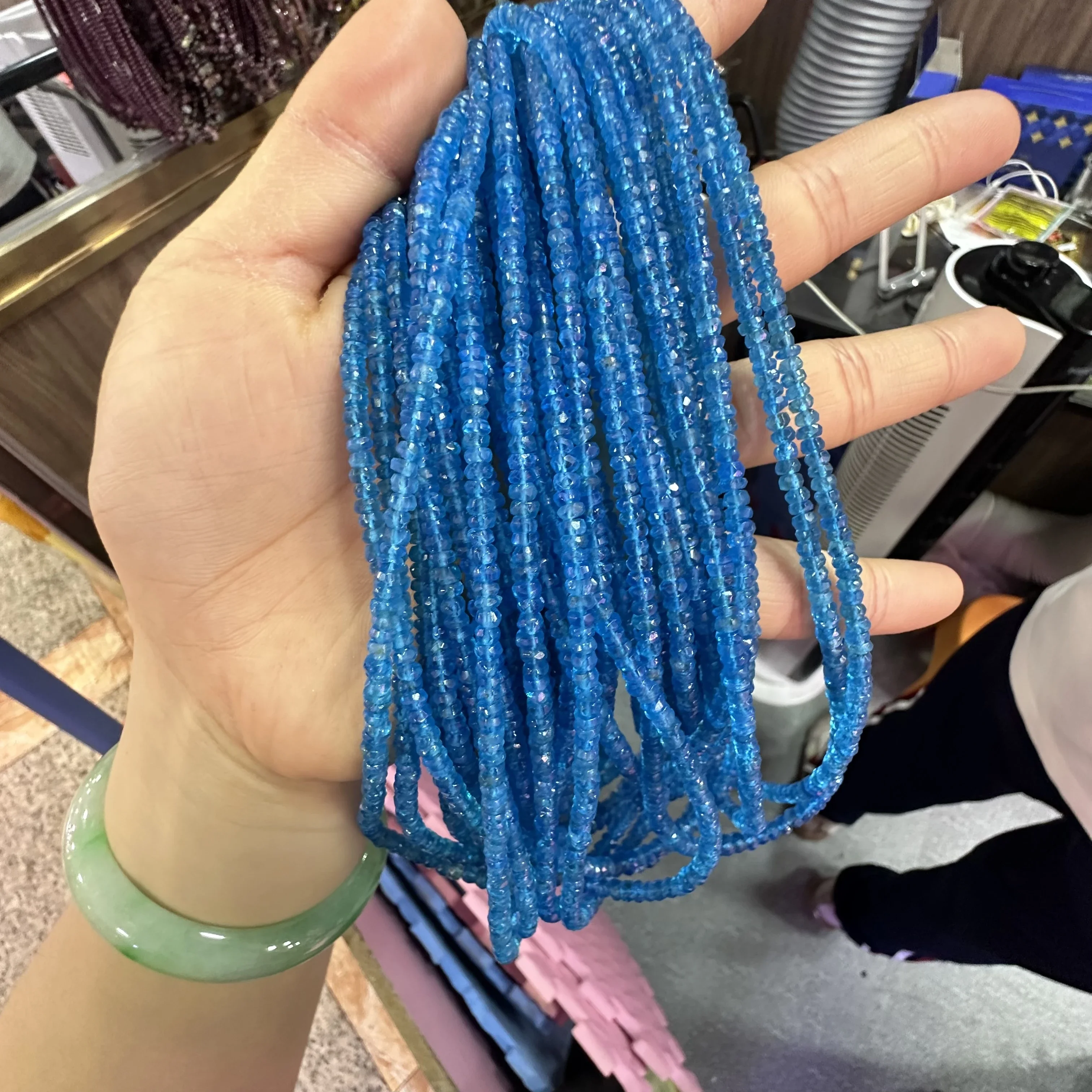 

Класс AAAAA, натуральный верхний синий апатит, граненый рондель, очаровательный драгоценный камень, свободные бусины для энергетического изготовления ювелирных изделий, дизайн «сделай сам», оптовая продажа