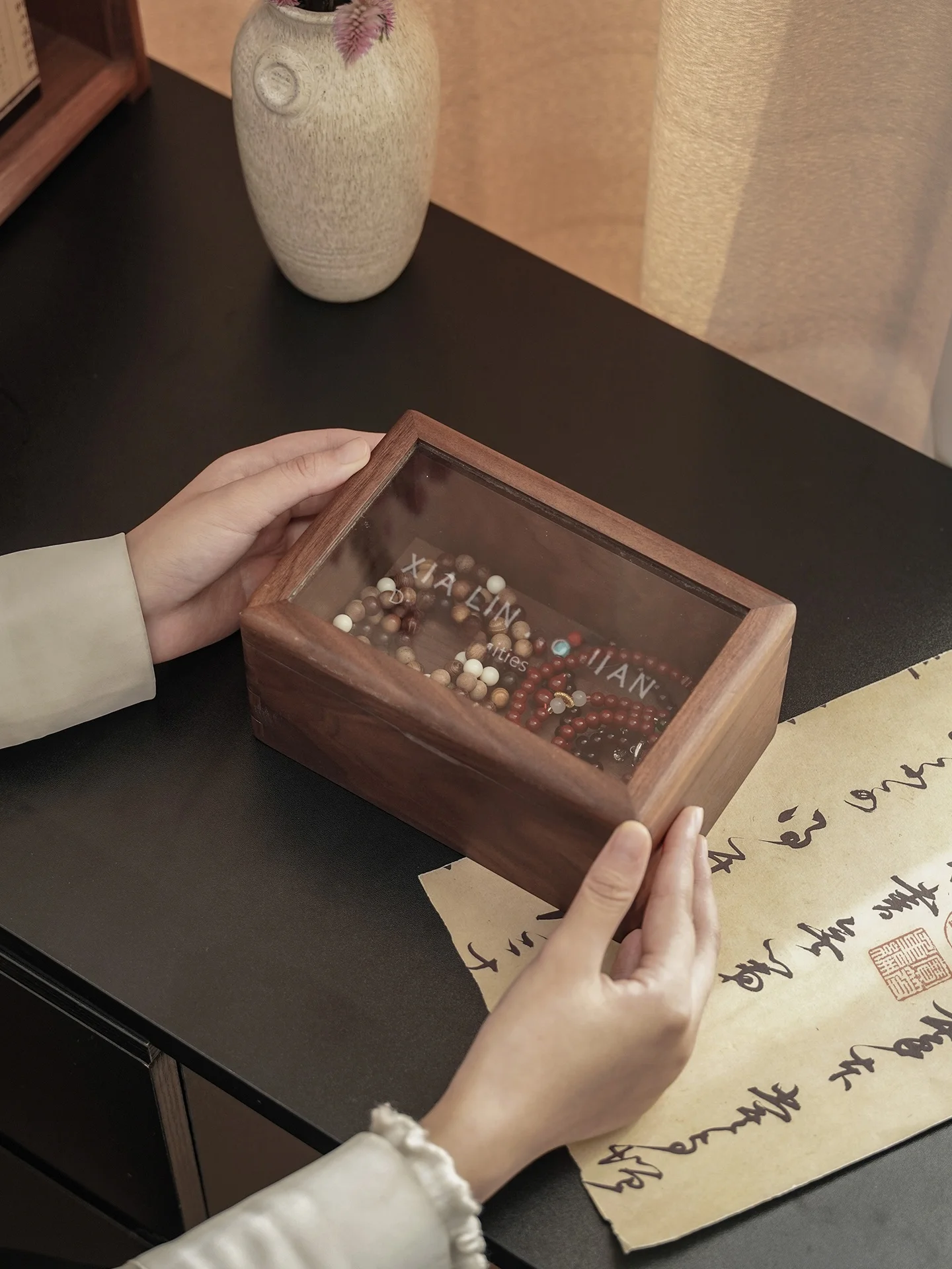 

Большая деревянная шкатулка для хранения бусин, органайзер для браслетов ручной работы, шкатулка для хранения украшений из орехового дерева и хрусталя, винтажный стиль