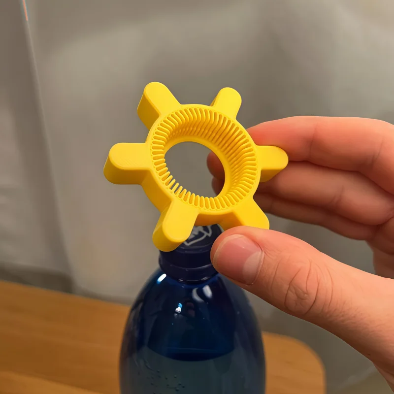 Alat Pembuka Botol Cola Putar  - Kitchen Gadgets And Toys ulasan dan harga