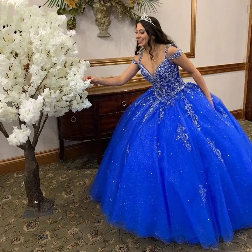 Gaun Quinceanera leher V biru mewah berkilau gaun pesta manik-manik renda bahu terbuka untuk gaun ulang tahun Formal putri