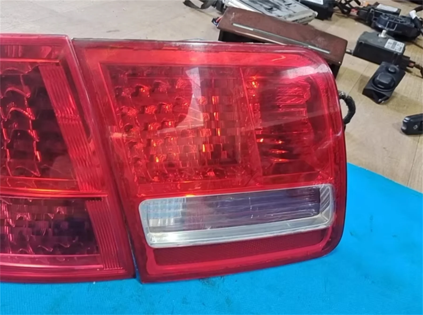 아우디 A8 D3용 자동차 테일 라이트 4개, 후미등 브레이크 주행 후진등 방향지시등