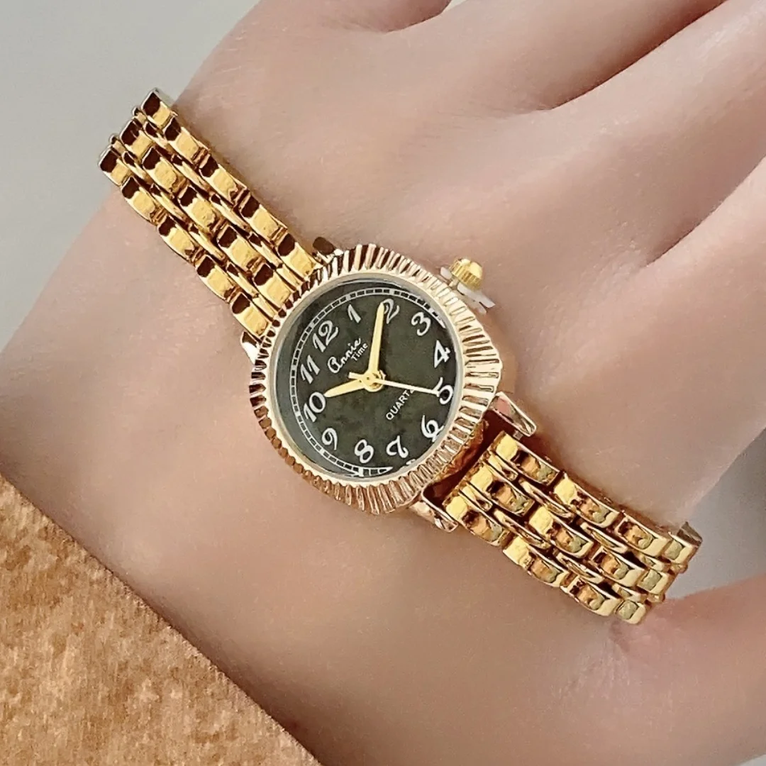 นาฬิกาข้อมือผู้หญิง หน้าปัดเรียบง่าย ระบบอนาล็อก ควอตซ์ สายโลหะผสม สไตล์ลำลอง สีทอง สีเงิน ของขวัญ นาฬิกาผู้หญิง